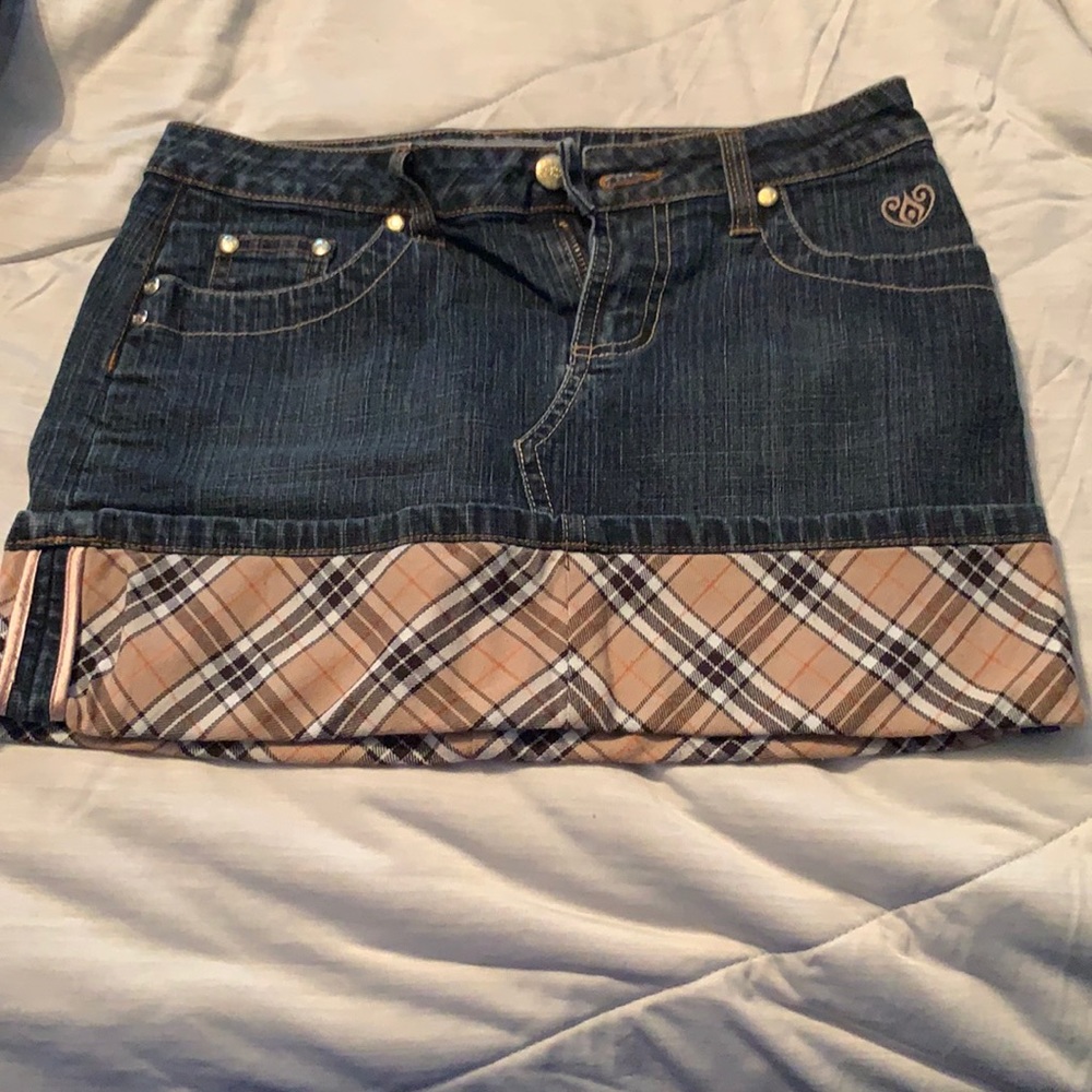 Denis skirt with plaid design
